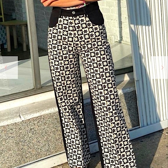 sold- LISA SAYS GAH! Robyn Jeans in Black Daisy Check - Picture 3 of 13